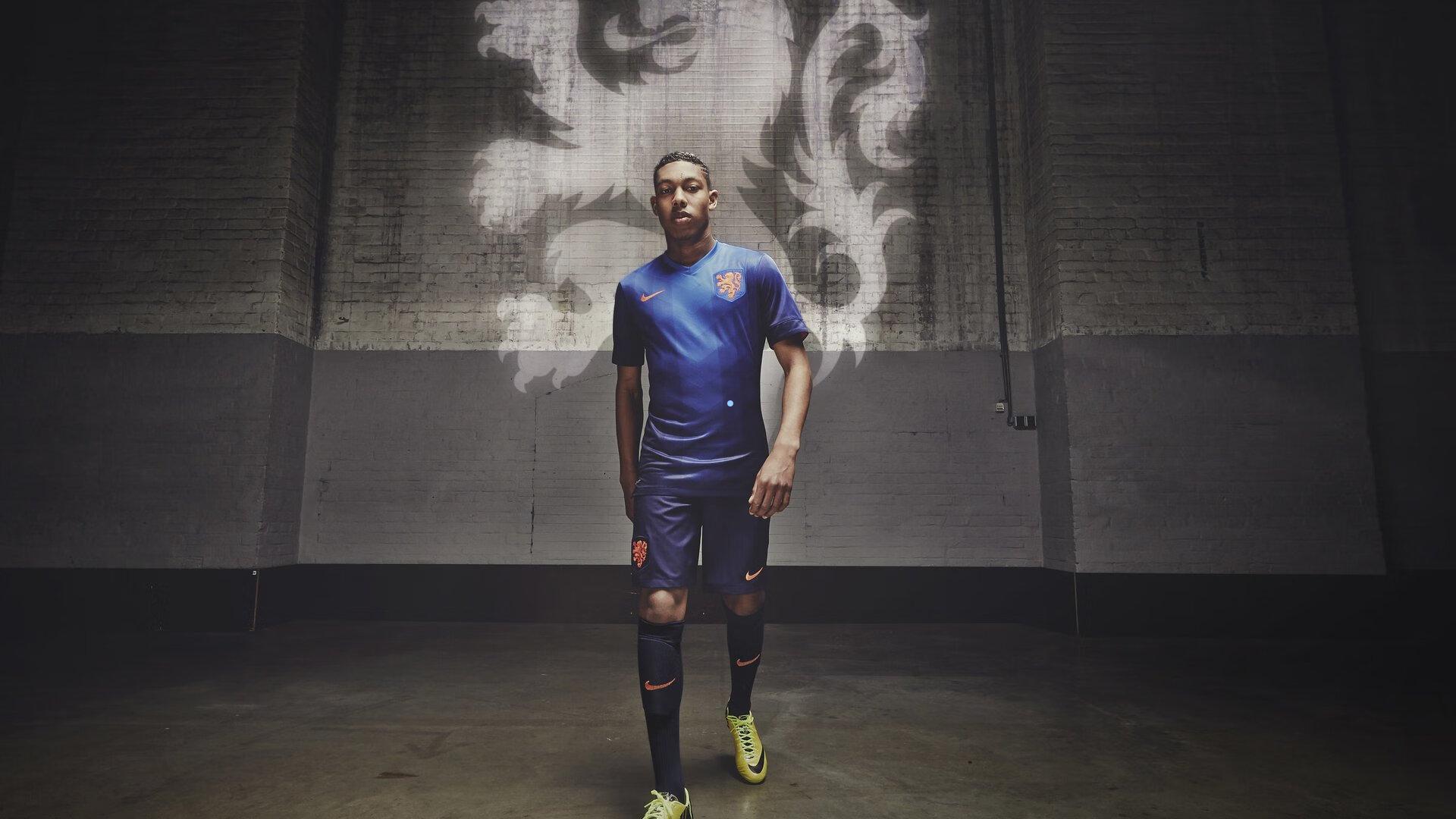 海星体育_跟队披露布拉德利遭遇长期伤停，利物浦冬季转会窗口后卫补强计划或重新评估